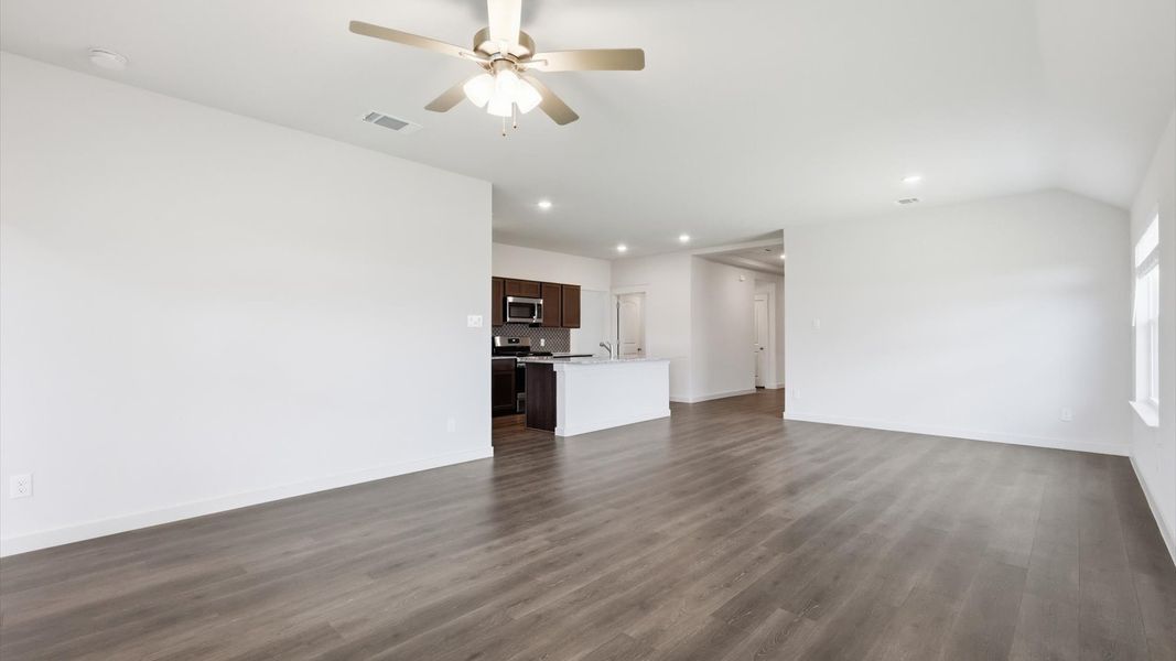 Furnished interior view inside a new home in Walden Pond, Forney (Image 12). Furnished interior view inside a new home in Walden Pond, Forney (Image 12).