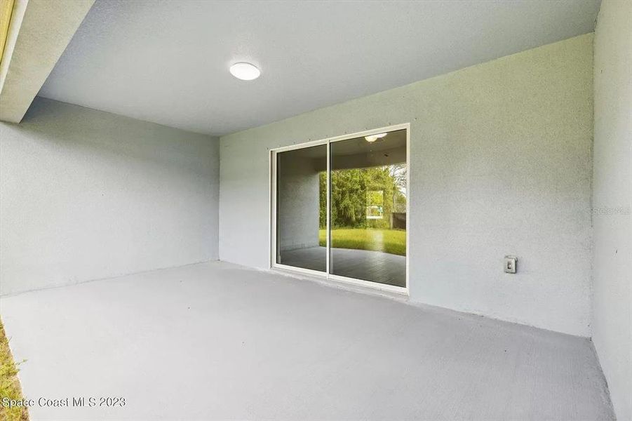 Exterior details and patio area of a home in , Palm Bay (Image 3).