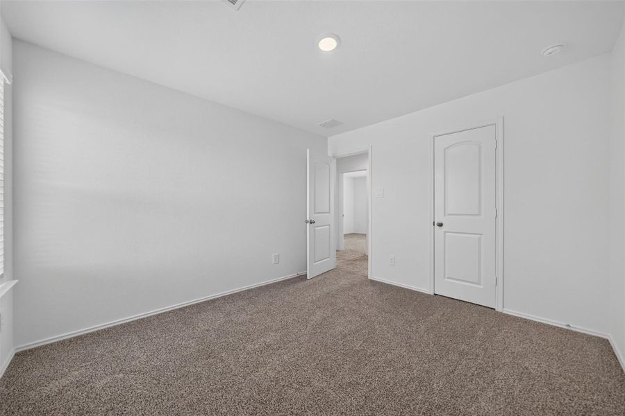Spacious, unfurnished interior of a new home in , Houston (Image 44).