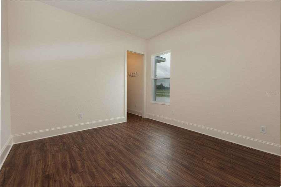 Spacious, unfurnished interior of a new home in , Oxford (Image 39).