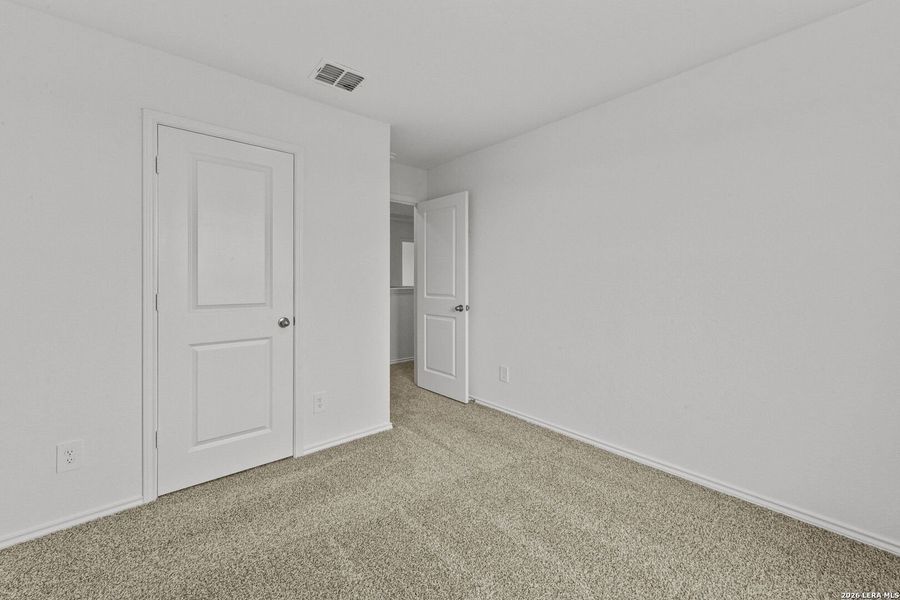 Spacious, unfurnished interior of a new home in Avenida, Converse (Image 27).