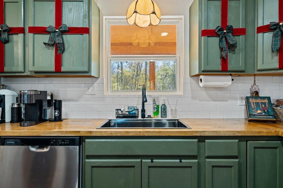 Image 34 of a home in .