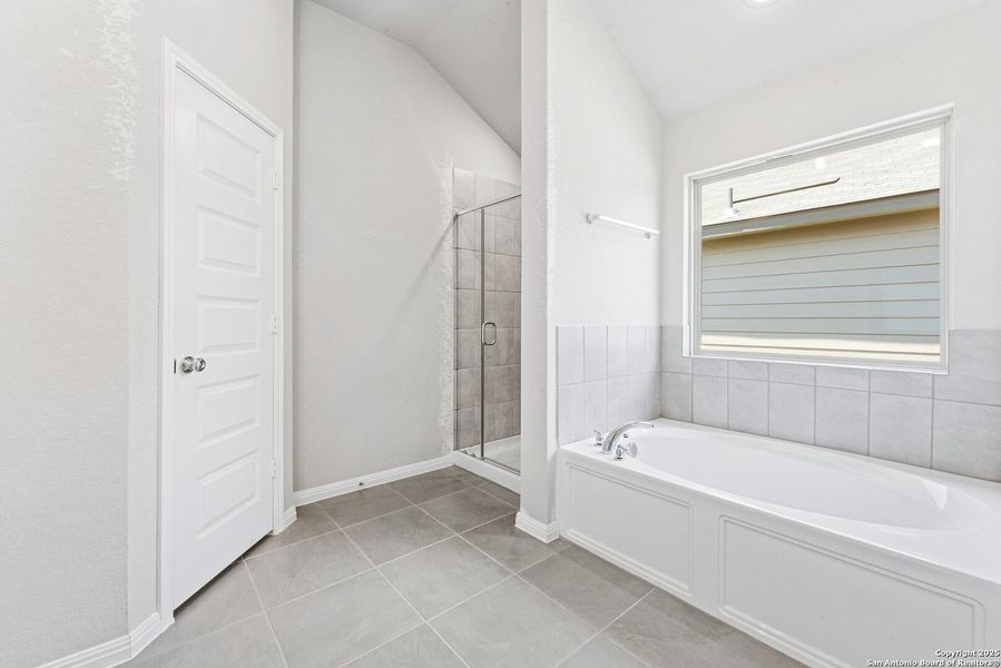 Image 29 of a home in Cinco Lakes. Image 29 of a home in Cinco Lakes.