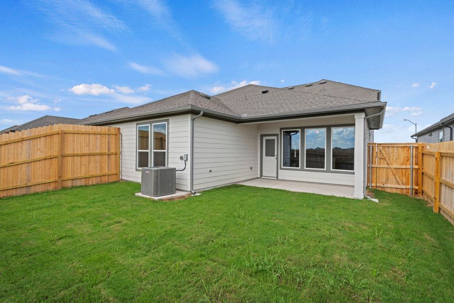 New Home in TAYLOR, TX.  - Slide 5
