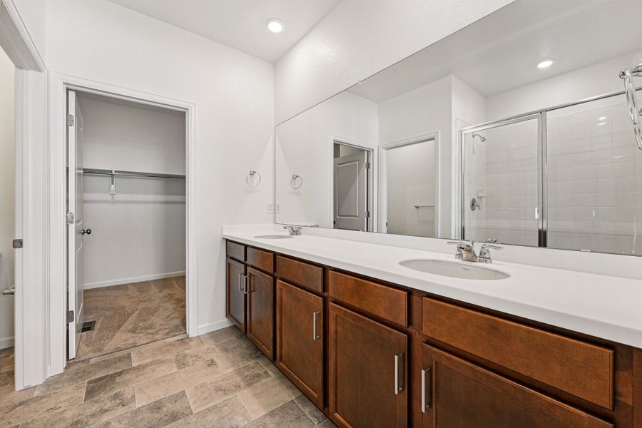 Furnished interior view inside a new home in Parterre, Thornton (Image 13).