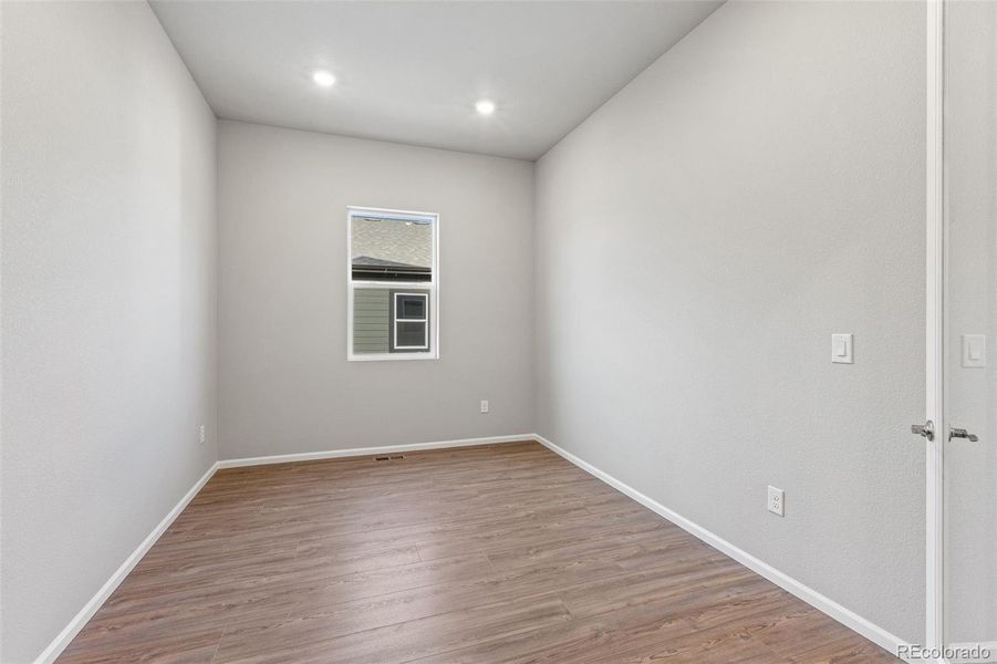 Spacious, unfurnished interior of a new home in , Golden (Image 34).