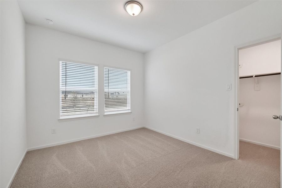 Spacious, unfurnished interior of a new home in Rollingbrook Estates, Baytown (Image 20).