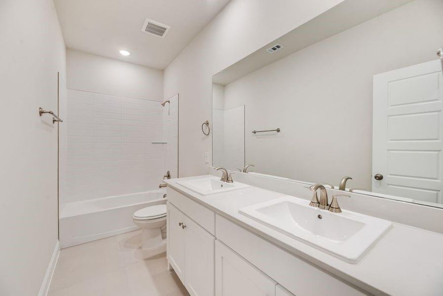 Furnished interior view inside a new home in Bayside, Rowlett (Image 7).