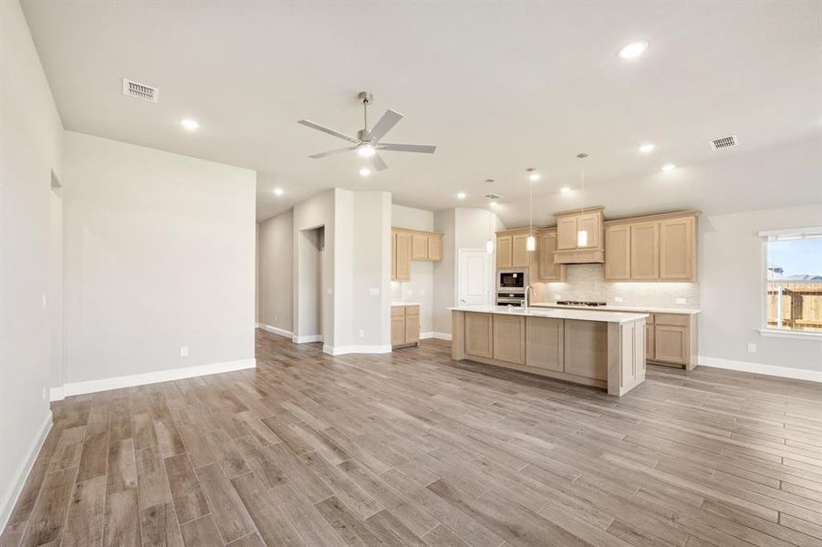 Spacious, unfurnished interior of a new home in Sonoma Verde, McLendon-Chisholm (Image 28).