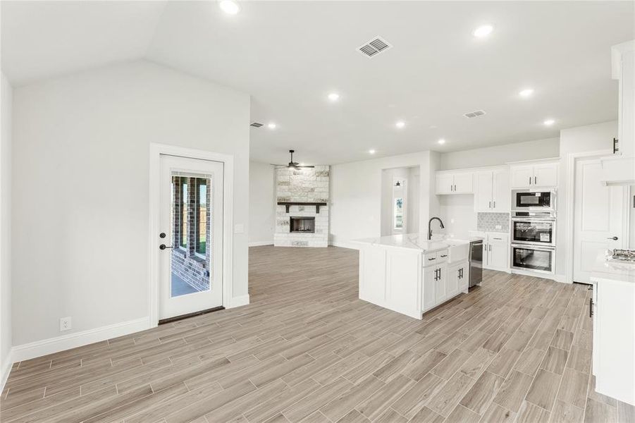 Furnished interior view inside a new home in Glenbrook, Red Oak (Image 17).