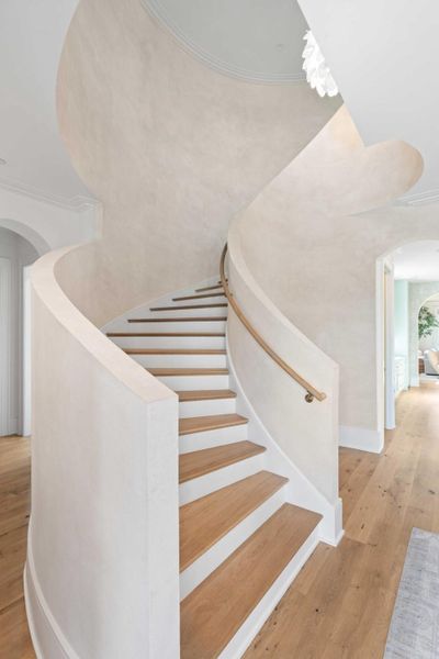 Spacious, unfurnished interior of a new home in , Charleston (Image 28).