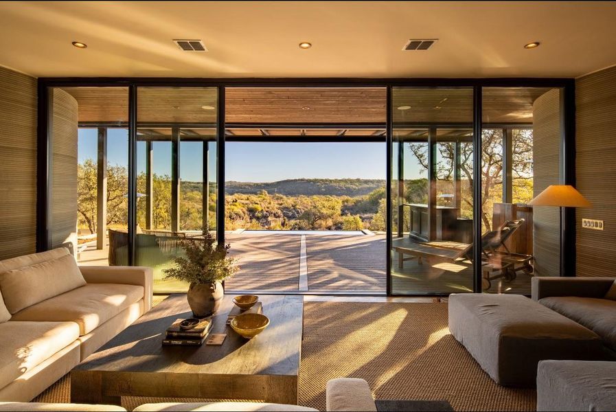 Community amenities in , Spicewood (Image 13).