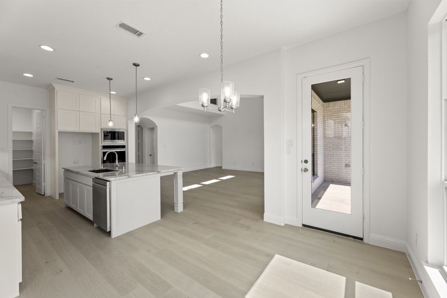 Representative furnished interior of a home built from the Sutton by Windsor Homes in Nelson Lake Estates, Rockwall (Image 11).