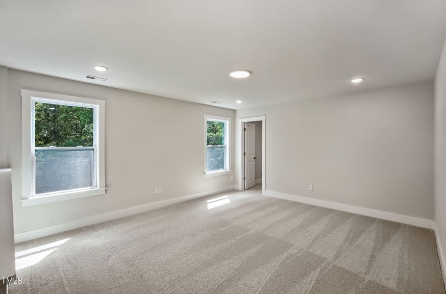 21-web-or-mls-1912-old-bramble-lane-019