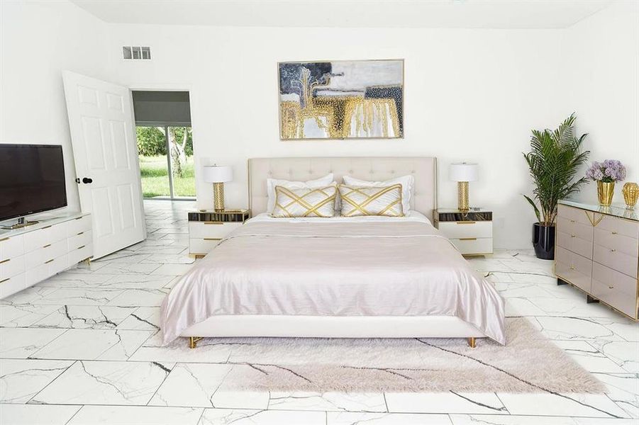 Furnished interior view inside a new home in , Apopka (Image 9).