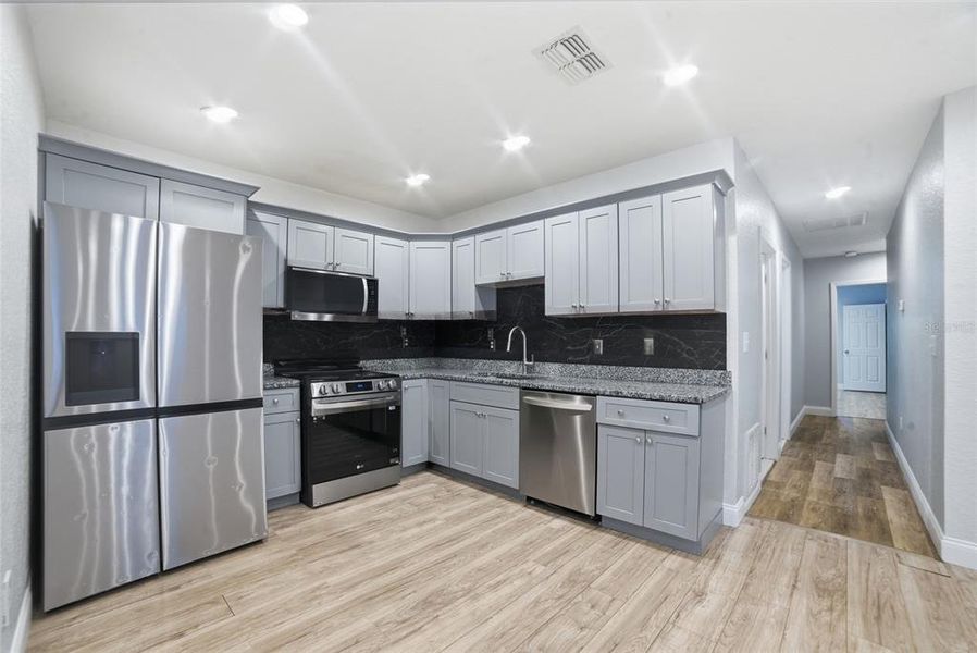 Furnished interior view inside a new home in , Orlando (Image 5).