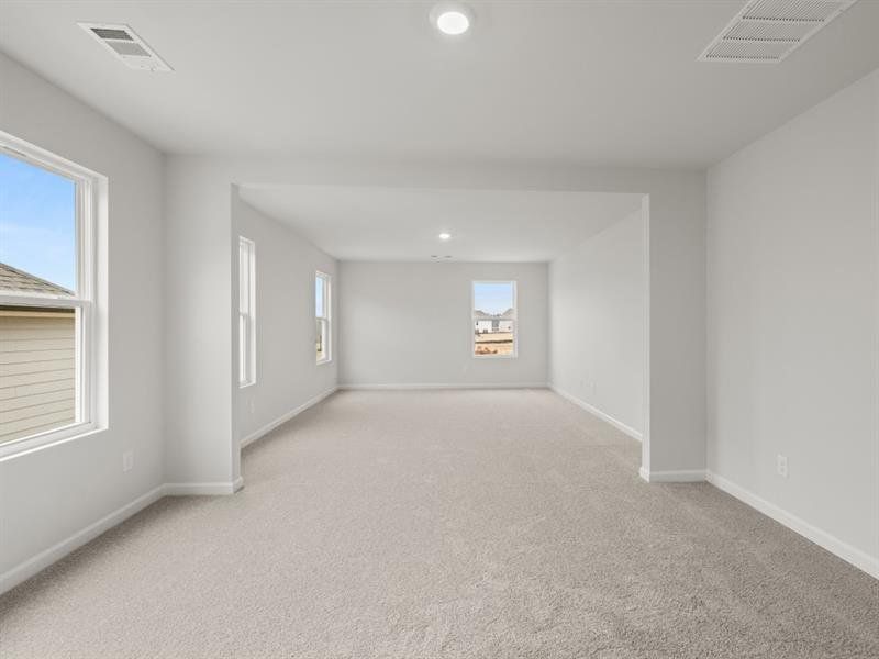 Spacious, unfurnished interior of a new home in Lost Creek, Dallas (Image 56).