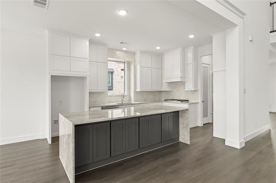 10. 991 Georgetown - Kitchen (2)