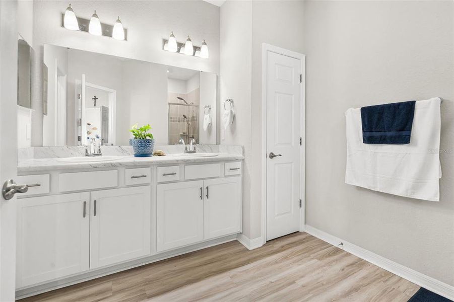 Furnished interior view inside a new home in , Davenport (Image 9).