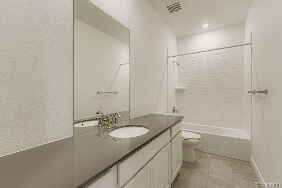 Image 18 of a home in Vermilion Creek: The Skyline Collection. Image 18 of a home in Vermilion Creek: The Skyline Collection.