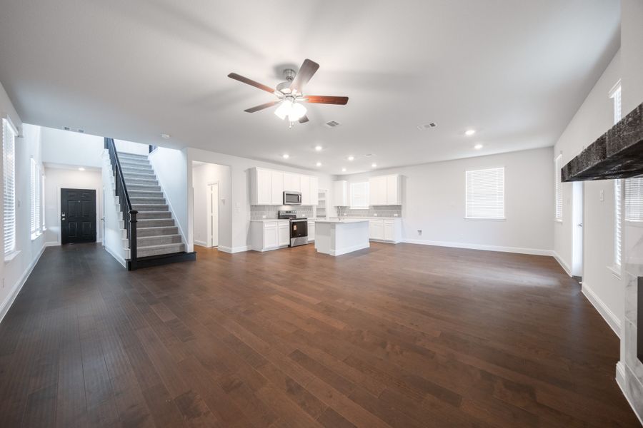 Spacious, unfurnished interior of a new home in Churchill, Anna (Image 15). Spacious, unfurnished interior of a new home in Churchill, Anna (Image 15).