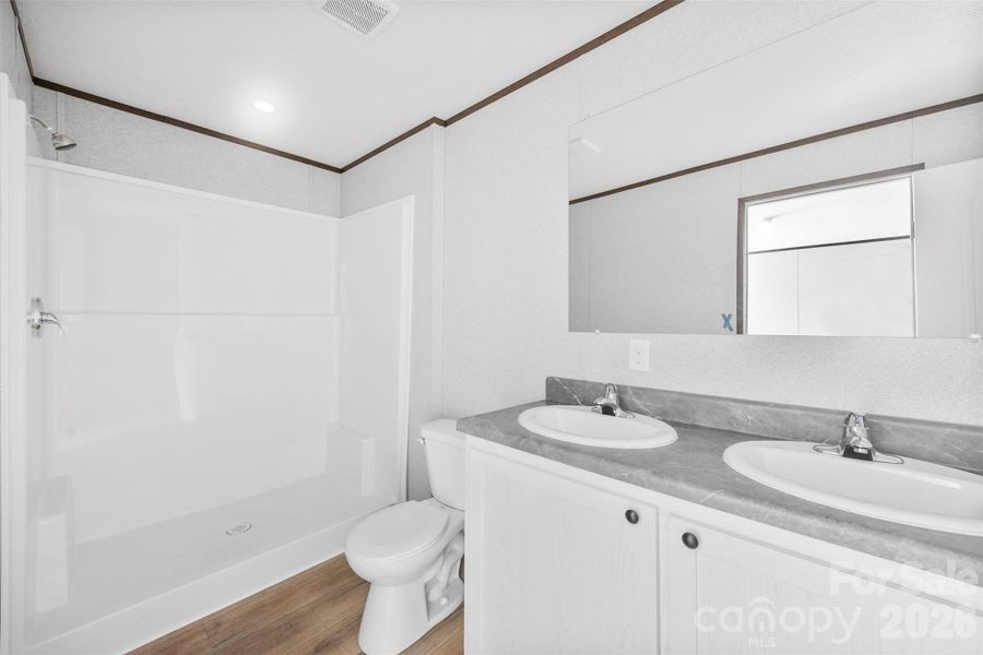 Furnished interior view inside a new home in , Kings Mountain (Image 12).