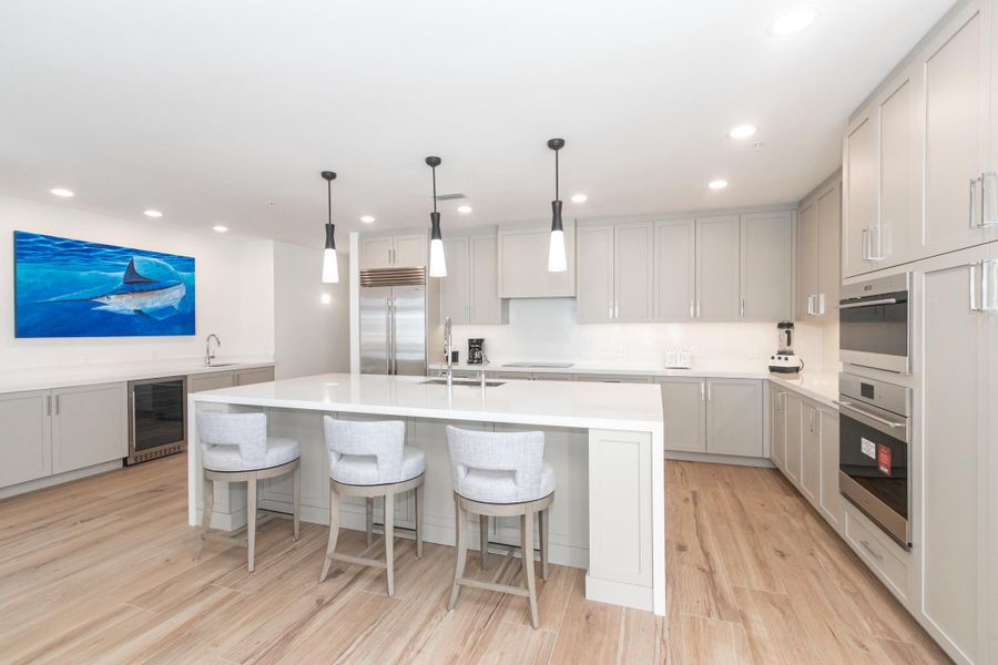 11 184 Lake Dr. Suite 200-6844 11 184 Lake Dr. Suite 200-6844