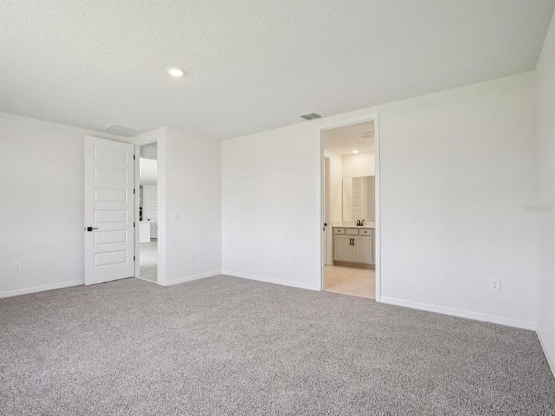 Spacious, unfurnished interior of a new home in Oakfield Trails - Signature Series, Parrish (Image 34). Spacious, unfurnished interior of a new home in Oakfield Trails - Signature Series, Parrish (Image 34).