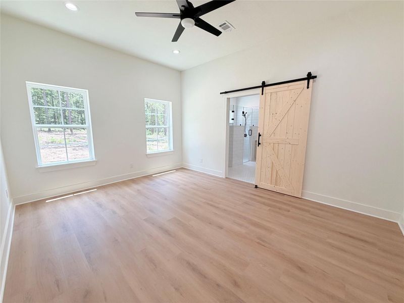 Spacious, unfurnished interior of a new home in , Woodville (Image 26). Spacious, unfurnished interior of a new home in , Woodville (Image 26).