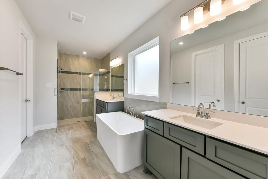 Furnished interior view inside a new home in Evergreen 50', Conroe (Image 12). Furnished interior view inside a new home in Evergreen 50', Conroe (Image 12).