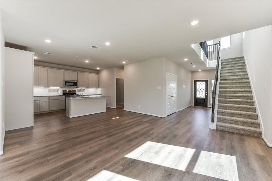 Spacious, unfurnished interior of a new home in Colony at Pinehurst, Pinehurst (Image 33).