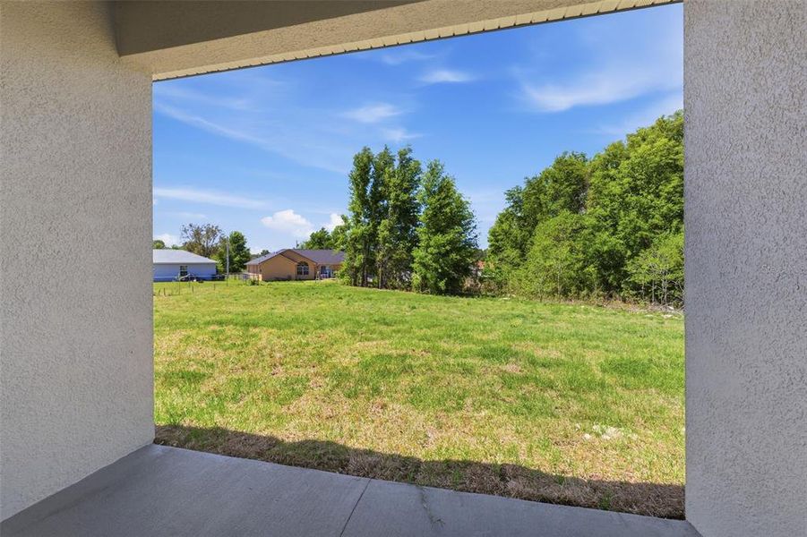Exterior details and patio area of a home in , Ocala (Image 4).