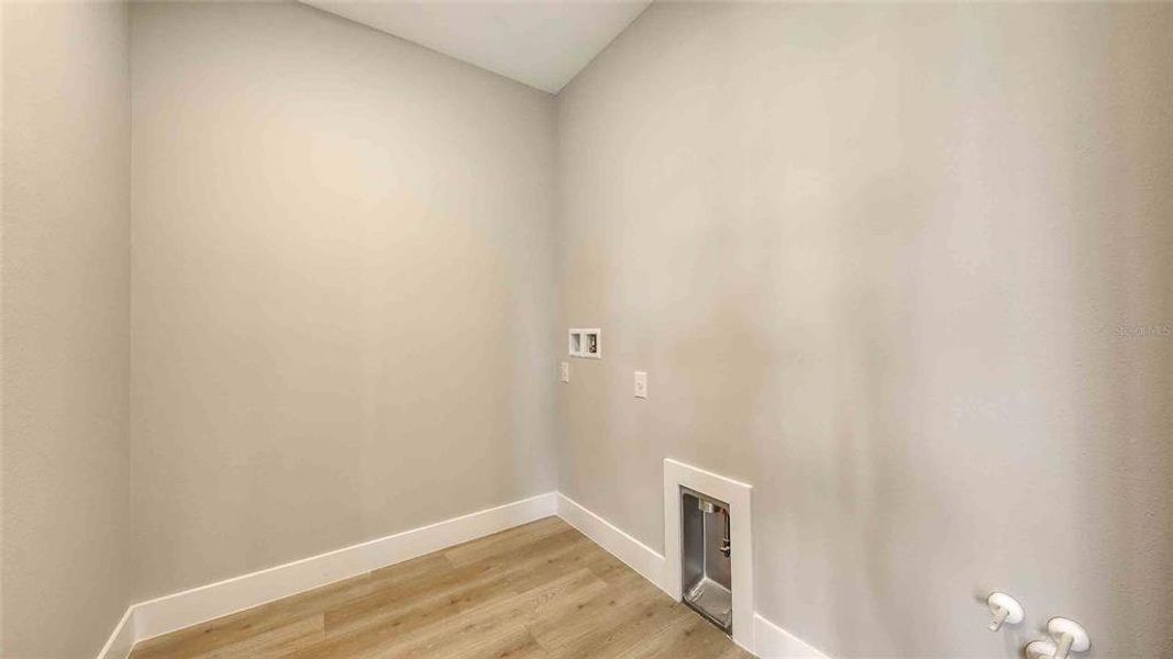 Spacious, unfurnished interior of a new home in Woodland Preserve, Parrish (Image 37).