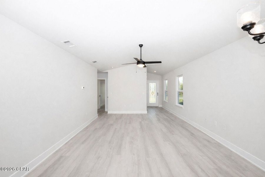 Spacious, unfurnished interior of a new home in Fox Glenn, Panama City (Image 9).