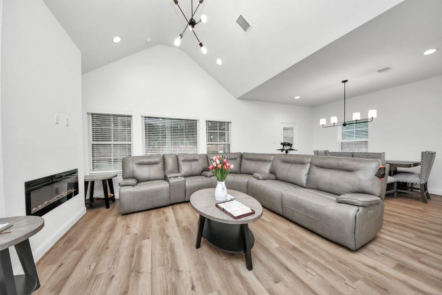 Furnished interior view inside a new home in Spring Branch Crossing, Conroe (Image 12). Furnished interior view inside a new home in Spring Branch Crossing, Conroe (Image 12).