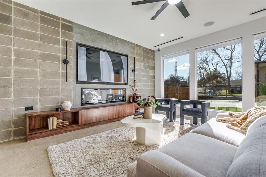Exterior details and patio area of a home in , Dallas (Image 18).