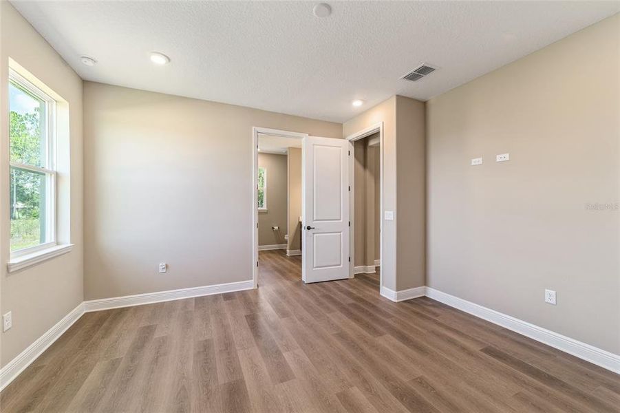 Spacious, unfurnished interior of a new home in , Ocala (Image 59).