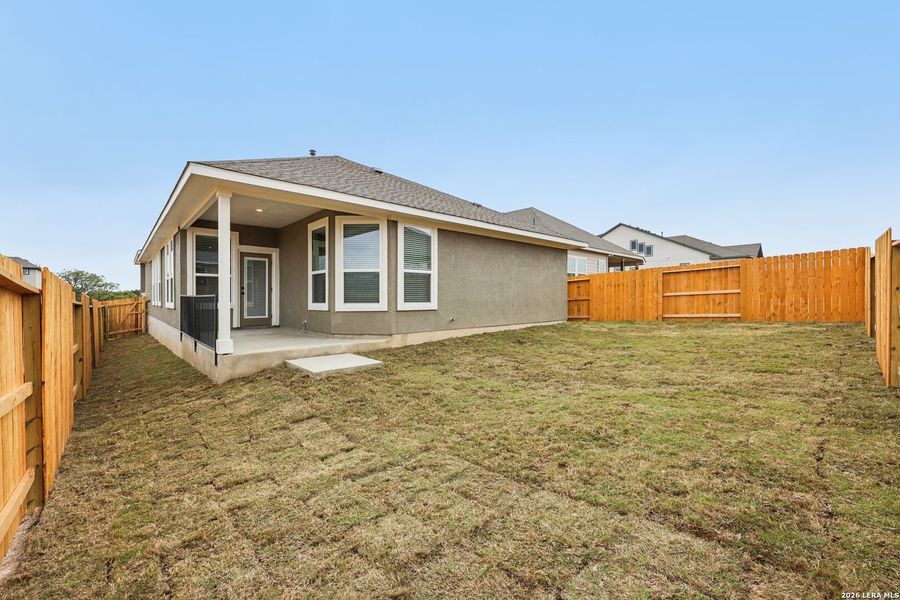 Exterior details and patio area of a home in Meyer Ranch, New Braunfels (Image 17).