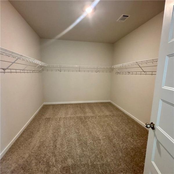 Spacious, unfurnished interior of a new home in Rosewood Lake Estates, Hoschton (Image 27). Spacious, unfurnished interior of a new home in Rosewood Lake Estates, Hoschton (Image 27).