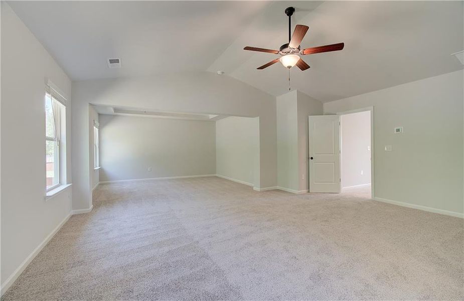 Spacious, unfurnished interior of a new home in Kingston, Locust Grove (Image 25).