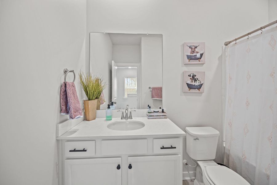 Furnished interior view inside a new home in , Hanahan (Image 17).