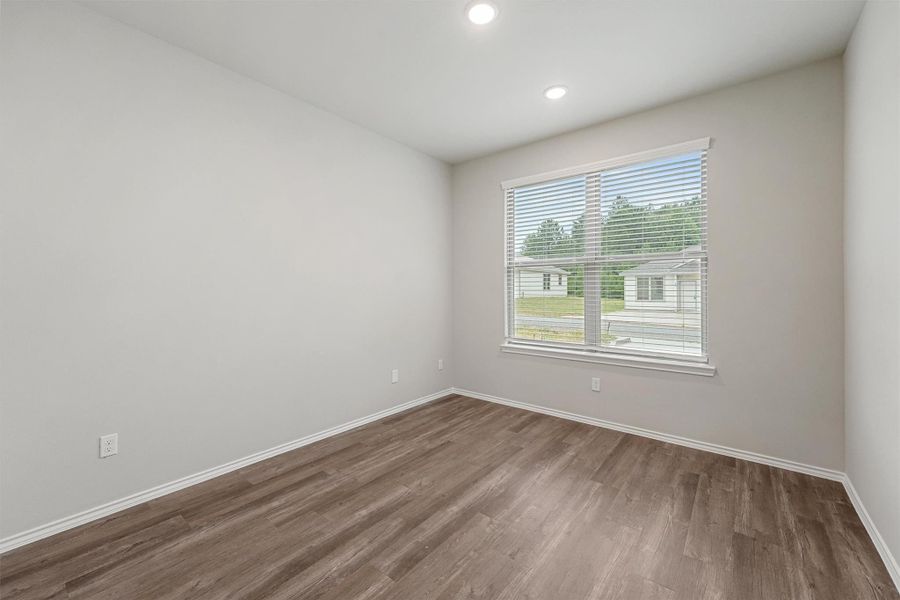 Spacious, unfurnished interior of a new home in , Lufkin (Image 25).