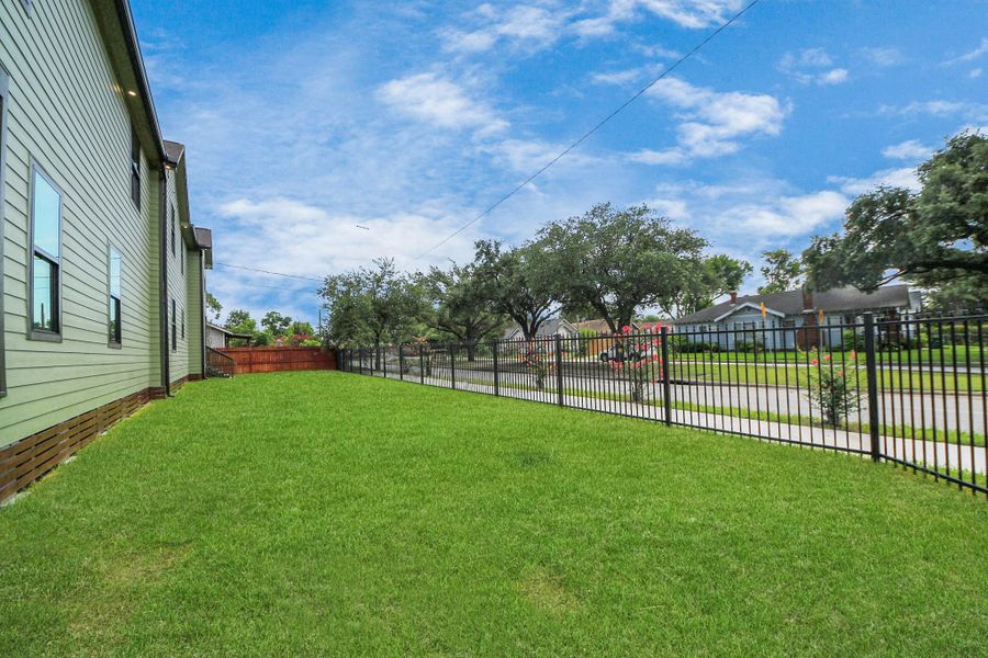 This House is Loaded with Yard space. The space is incredible for entertaining and to play in. What would you use this yard space for?