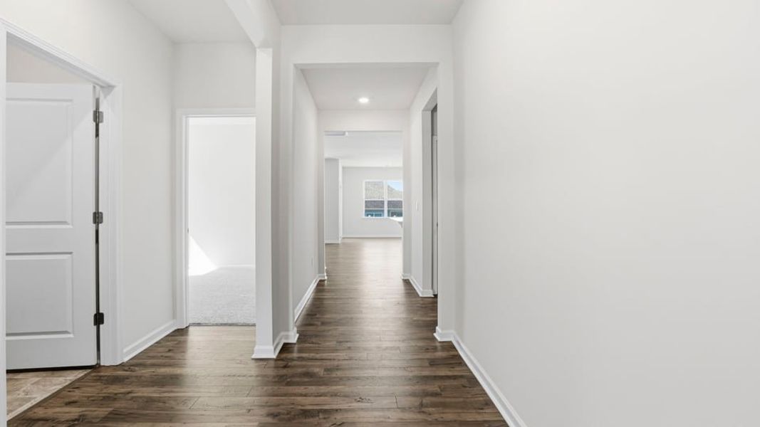 Spacious, unfurnished interior of a new home in Sage Grove, Lyman (Image 12).