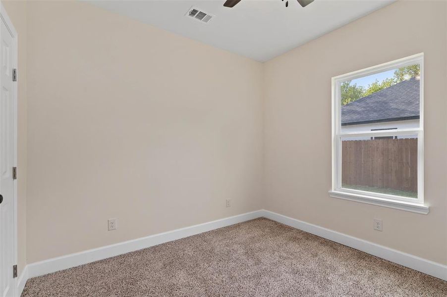 Spacious, unfurnished interior of a new home in , Gainesville (Image 14).