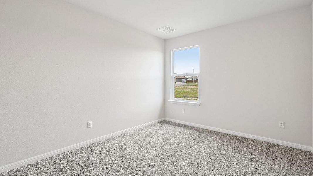 Spacious, unfurnished interior of a new home in Thunder Rock, Marble Falls (Image 24).