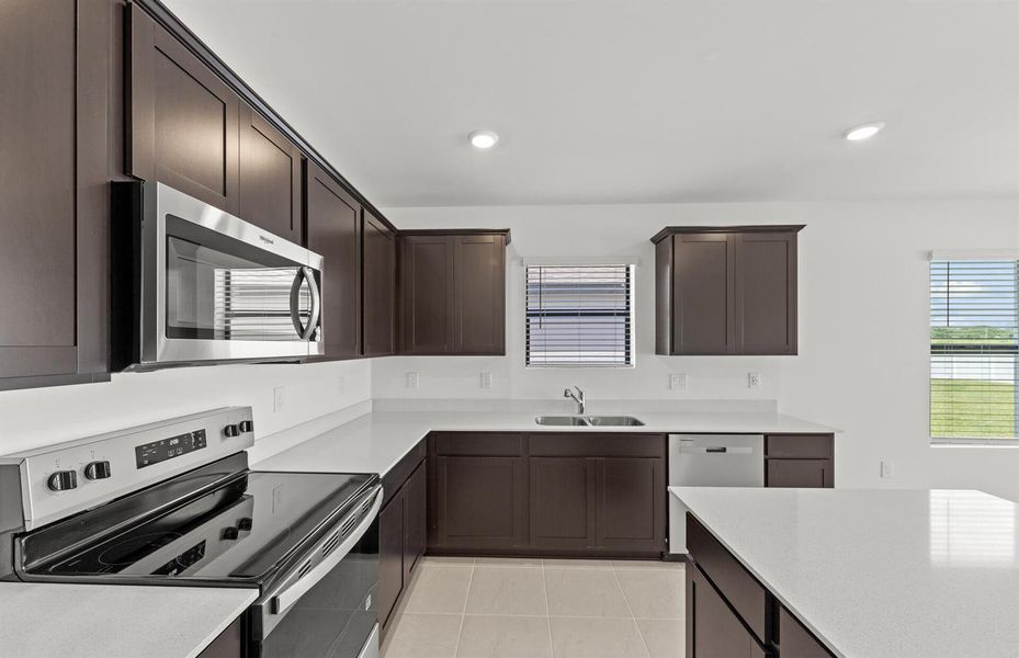 SWFL_CX_CAL_08800_Hanover_kitchen 2