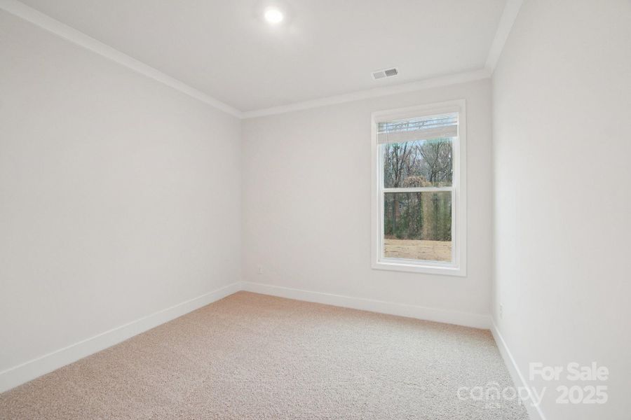 Spacious, unfurnished interior of a new home in Oak Grove Hill, Huntersville (Image 16).