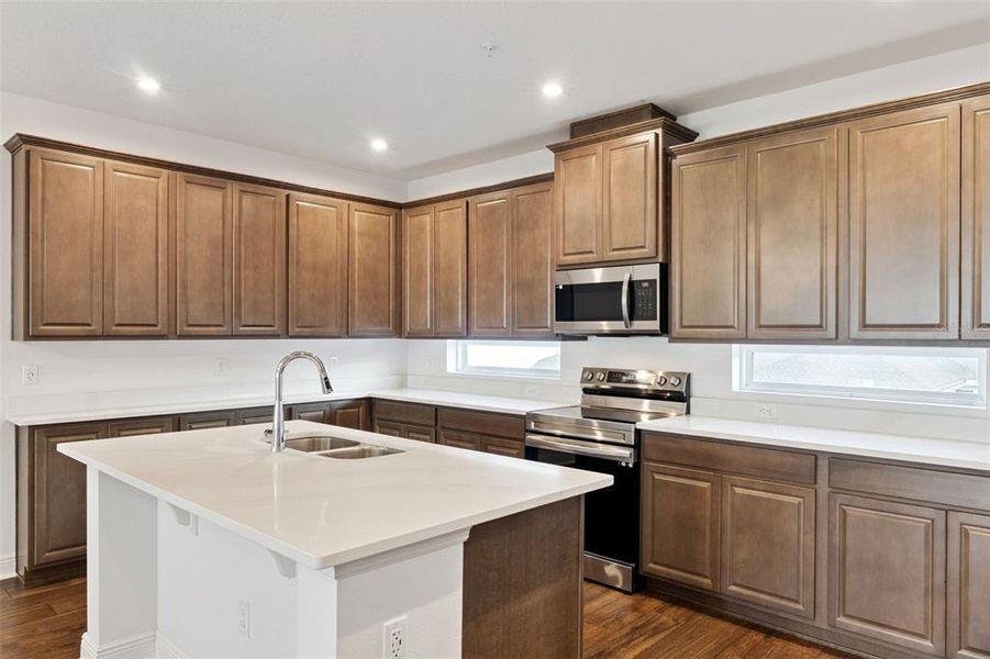 Furnished interior view inside a new home in , Orlando (Image 7).