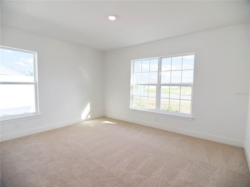 Spacious, unfurnished interior of a new home in , Ocala (Image 25).